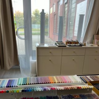 🖤 Koukněte na střípky z budování nového zázemí @obychey 🖤 1 Podzimní výhled z výlohy 2 Rekonstrukce 3 Stresující přesun 4...